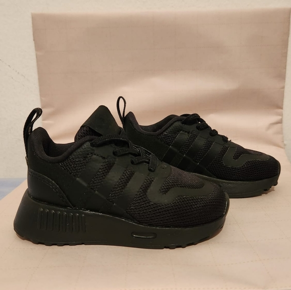 Toddler Adidas - Picture 4 of 5